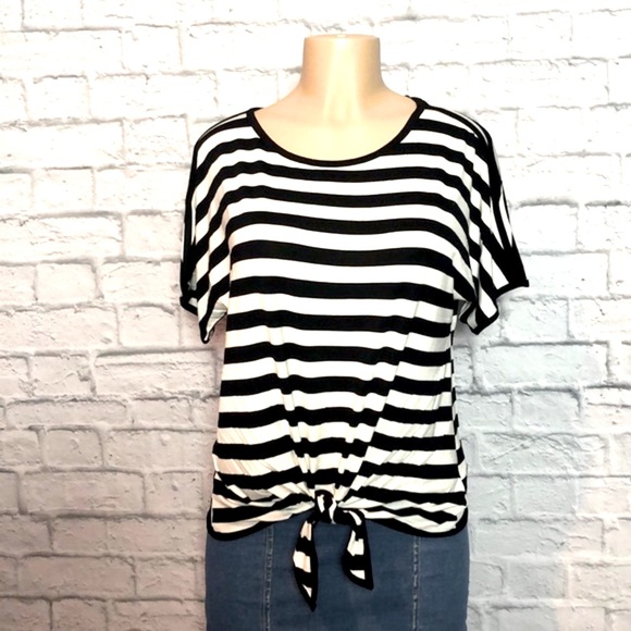 Cable & Gauge Front Tie Black & White Tee - Picture 3 of 8